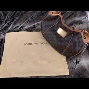 Louis Vuitton Galliera PM Monogram Hobo Bag, Used